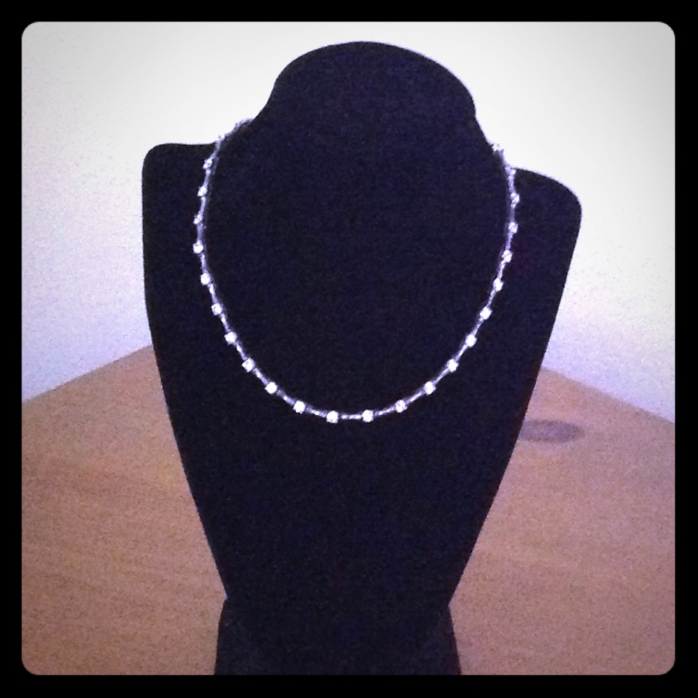 Necklace and earring set